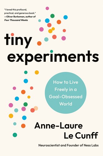 Portada de Tiny Experiments de Anne-Laure Le Cunff